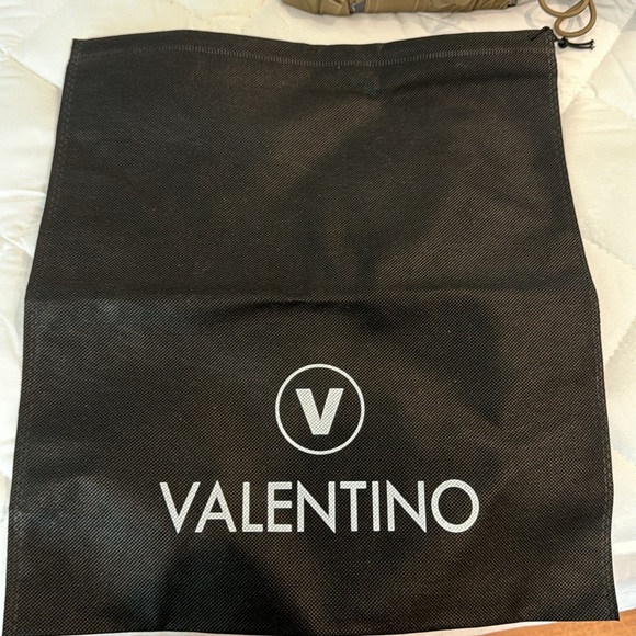 LAST CALL! NWT! Valentino Sandals - Picture 4 of 4